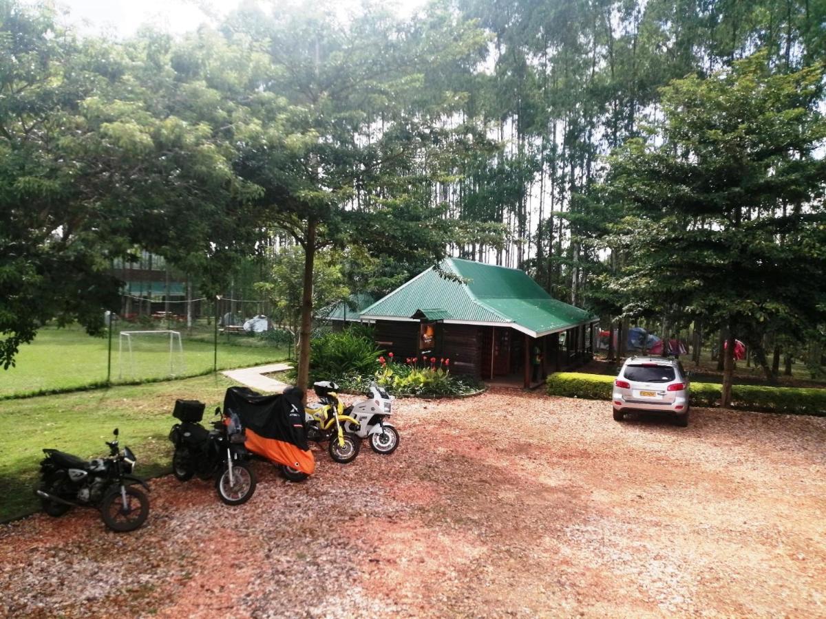 Murchison Backpackers Masindi Extérieur photo