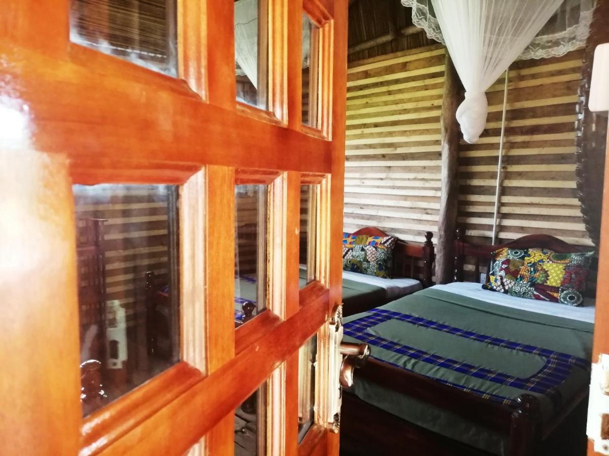 Murchison Backpackers Masindi Extérieur photo